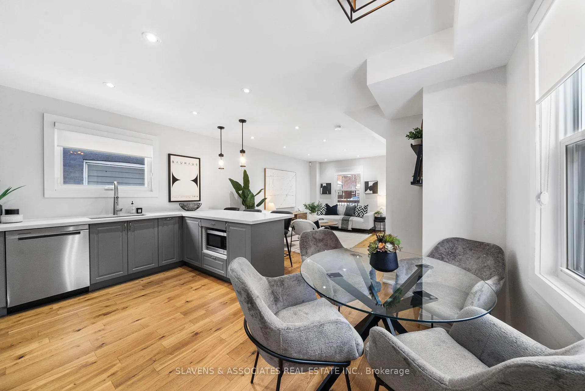 Photo 15 of 15 Ashbury Avenue, Toronto, Oakwood Village — HOMEH