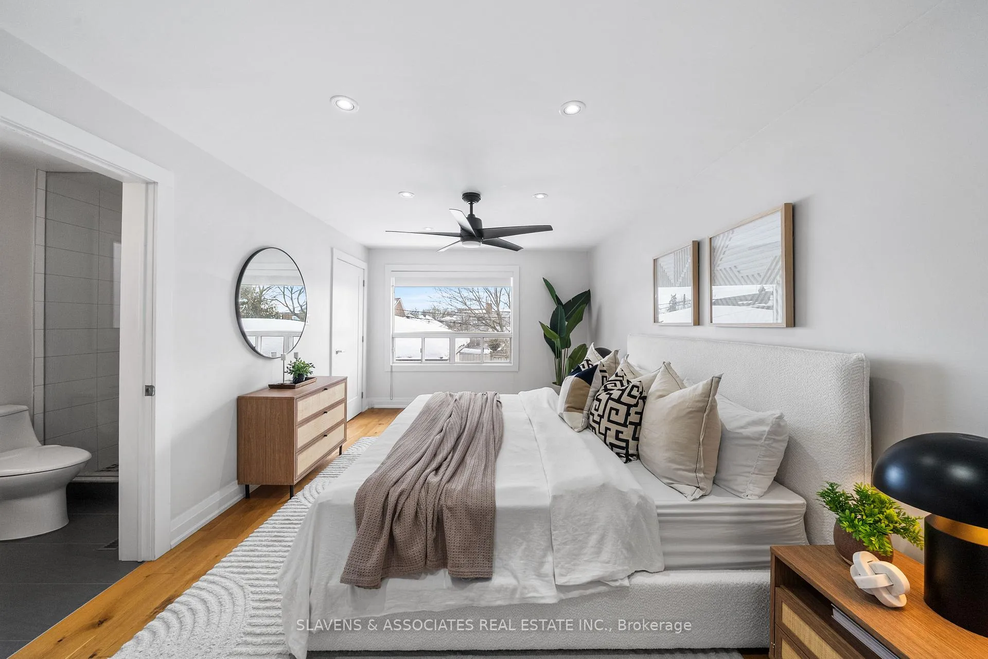 Photo 17 of 15 Ashbury Avenue, Toronto, Oakwood Village — HOMEH
