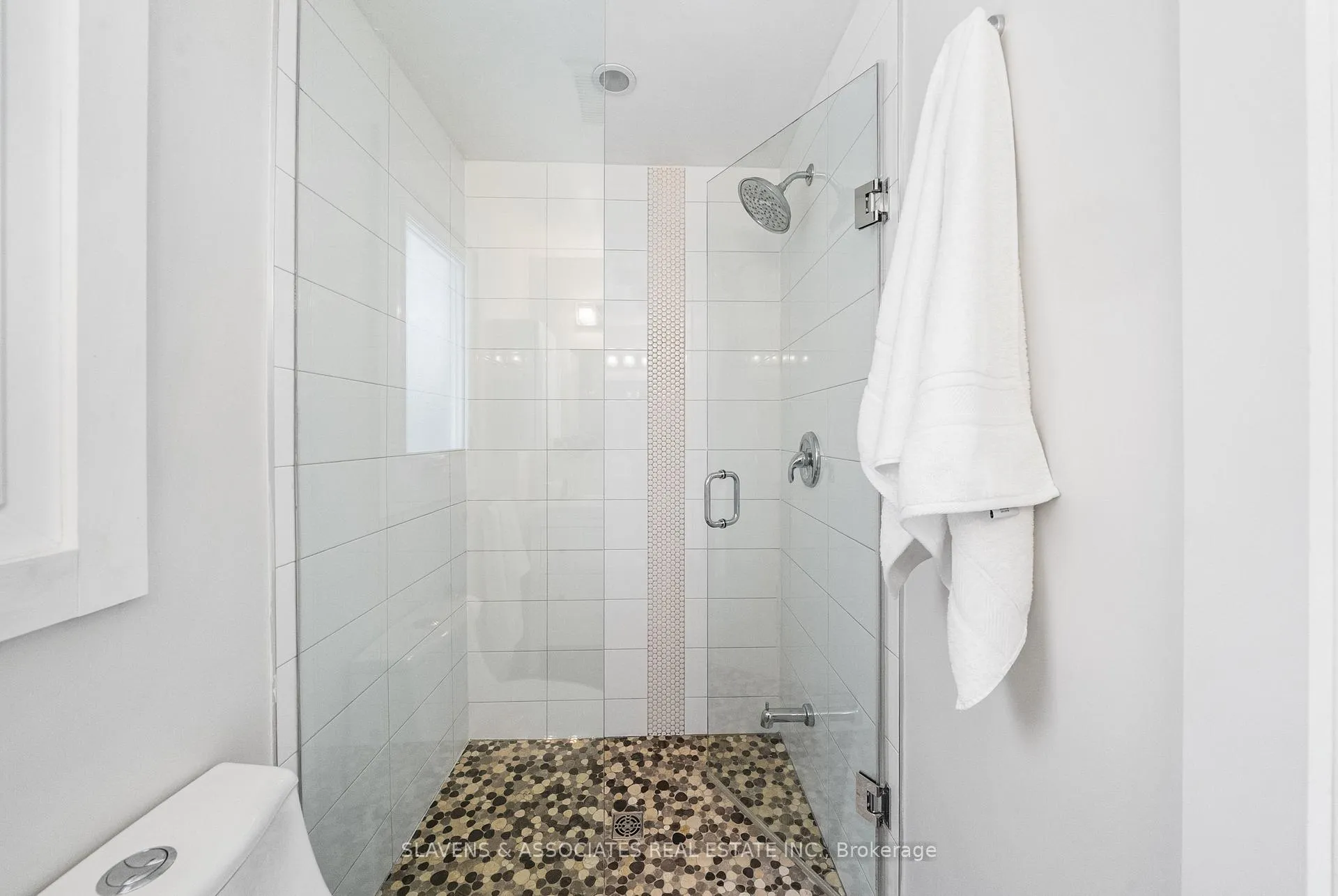 Photo 20 of 15 Ashbury Avenue, Toronto, Oakwood Village — HOMEH