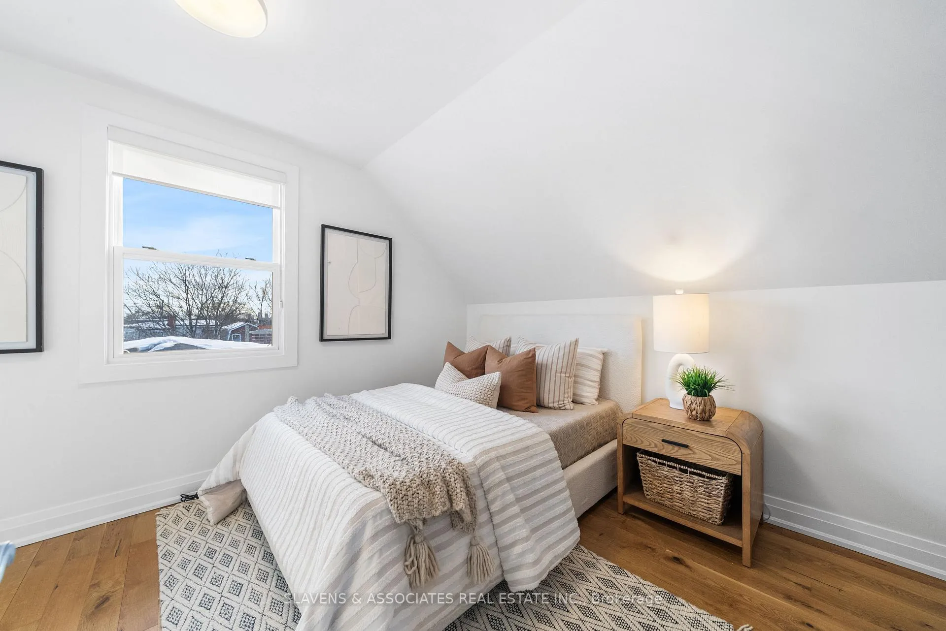 Photo 21 of 15 Ashbury Avenue, Toronto, Oakwood Village — HOMEH