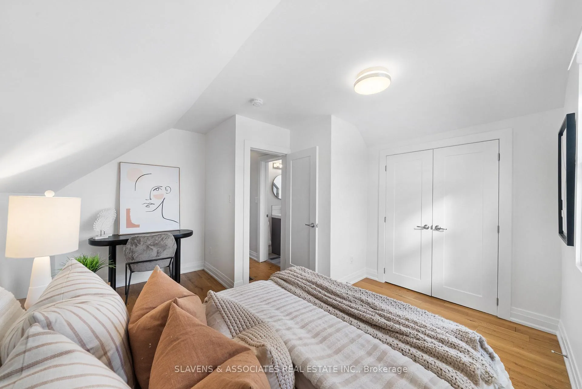 Photo 23 of 15 Ashbury Avenue, Toronto, Oakwood Village — HOMEH
