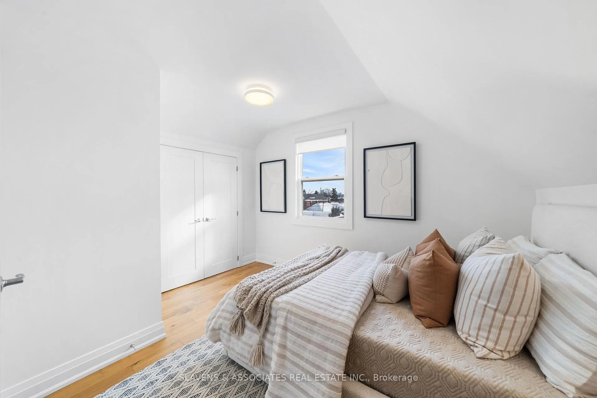 Photo 24 of 15 Ashbury Avenue, Toronto, Oakwood Village — HOMEH