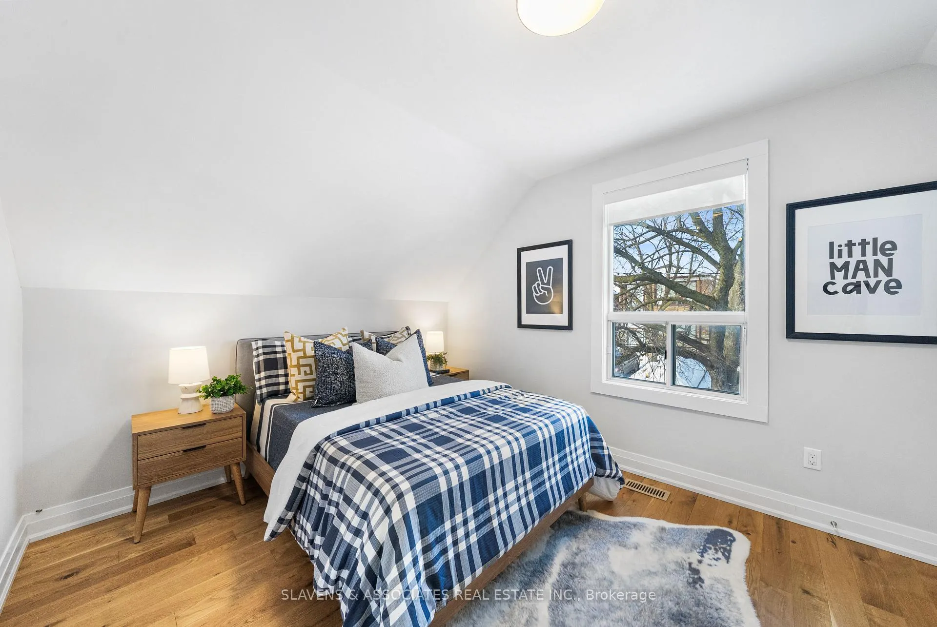 Photo 28 of 15 Ashbury Avenue, Toronto, Oakwood Village — HOMEH