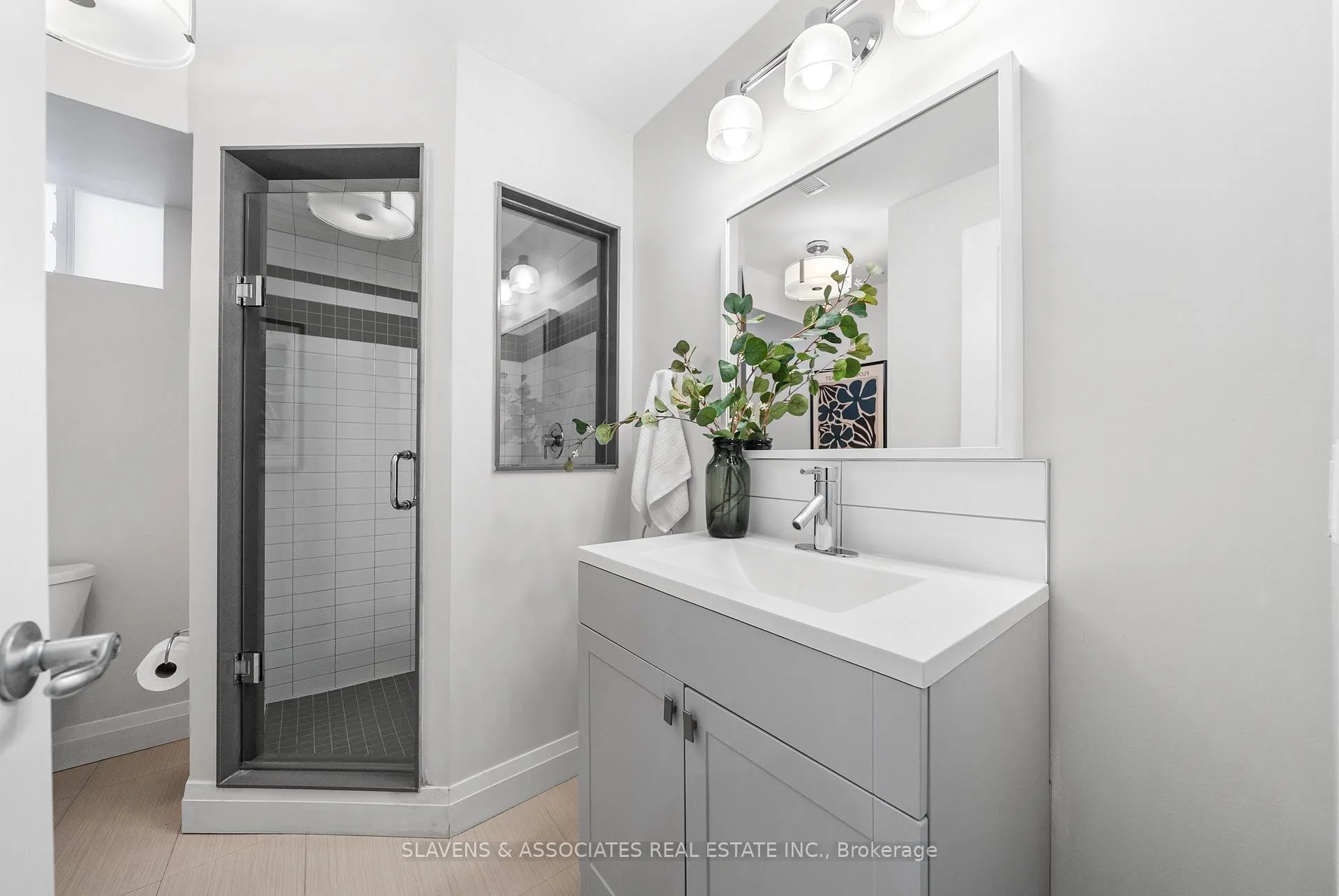 Photo 38 of 15 Ashbury Avenue, Toronto, Oakwood Village — HOMEH
