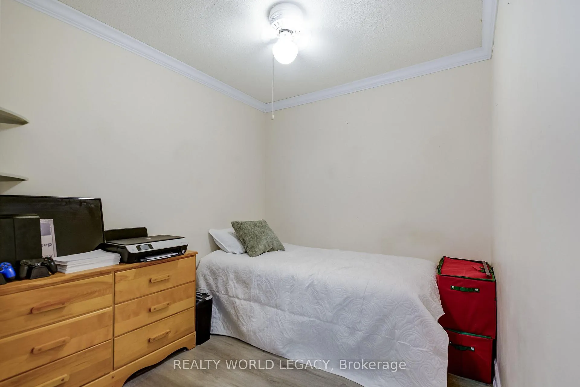 Photo 4 of Unit 1409, 100 Burloak Drive, Burlington, Appleby — HOMEH