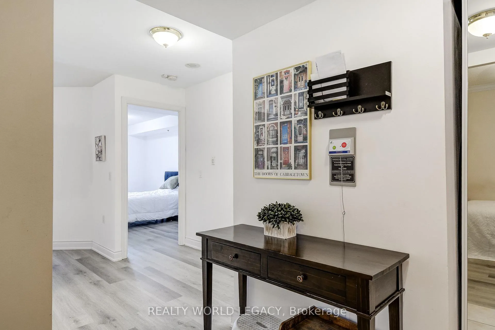 Photo 5 of Unit 1409, 100 Burloak Drive, Burlington, Appleby — HOMEH