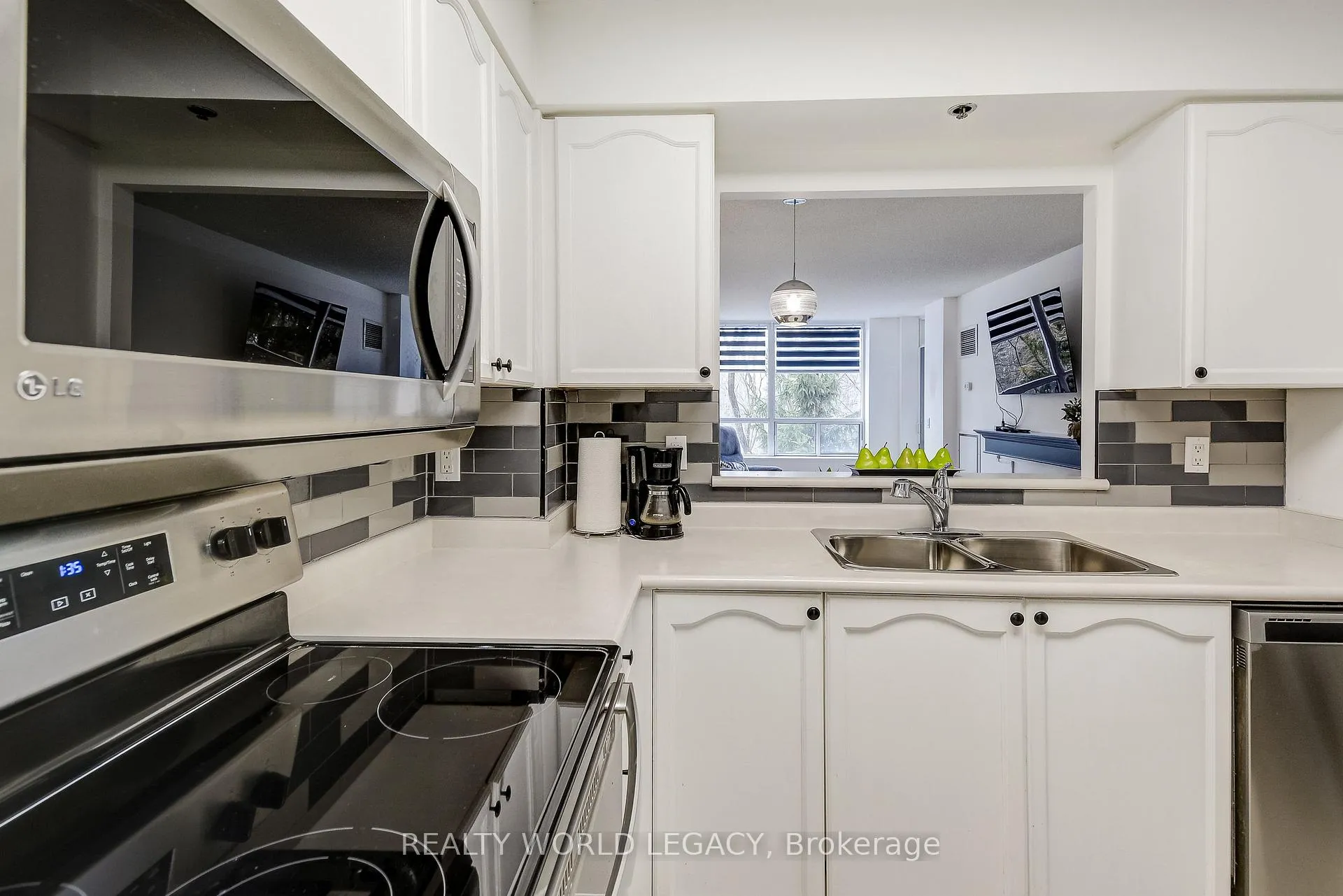 Photo 9 of Unit 1409, 100 Burloak Drive, Burlington, Appleby — HOMEH