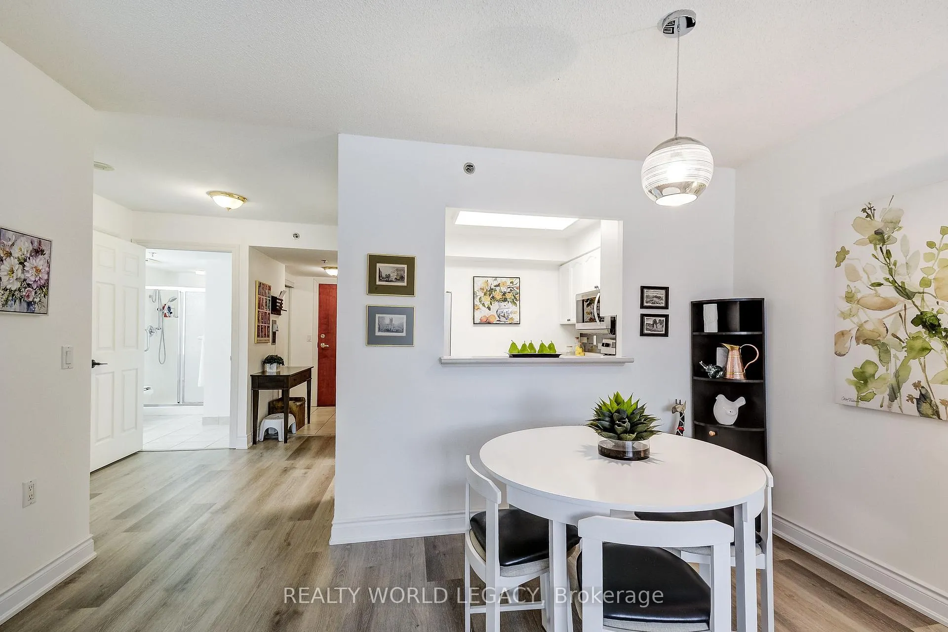 Photo 14 of Unit 1409, 100 Burloak Drive, Burlington, Appleby — HOMEH