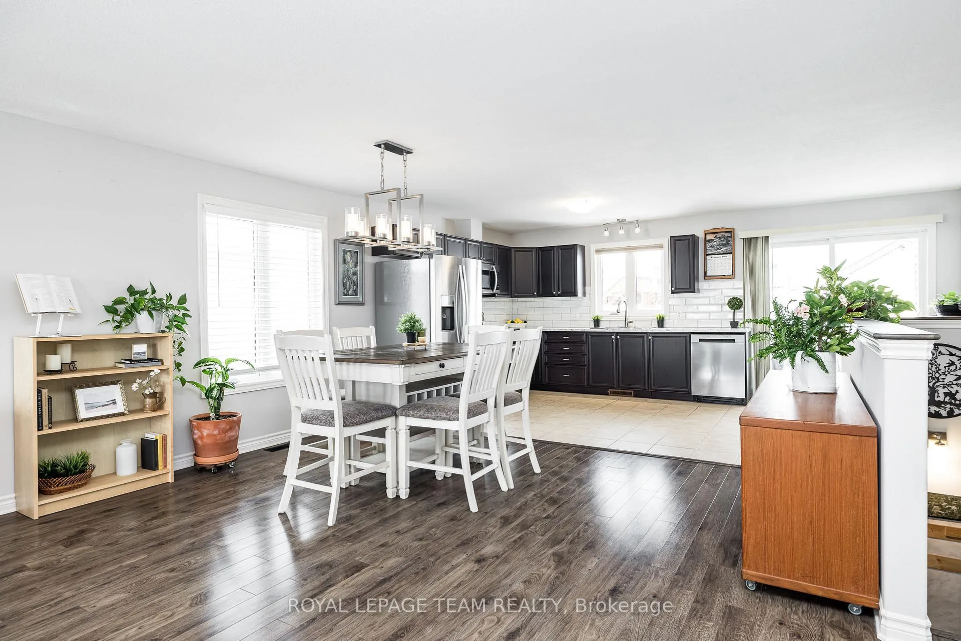 Photo 7 of 17 Lee Avenue, Smiths Falls — HOMEH