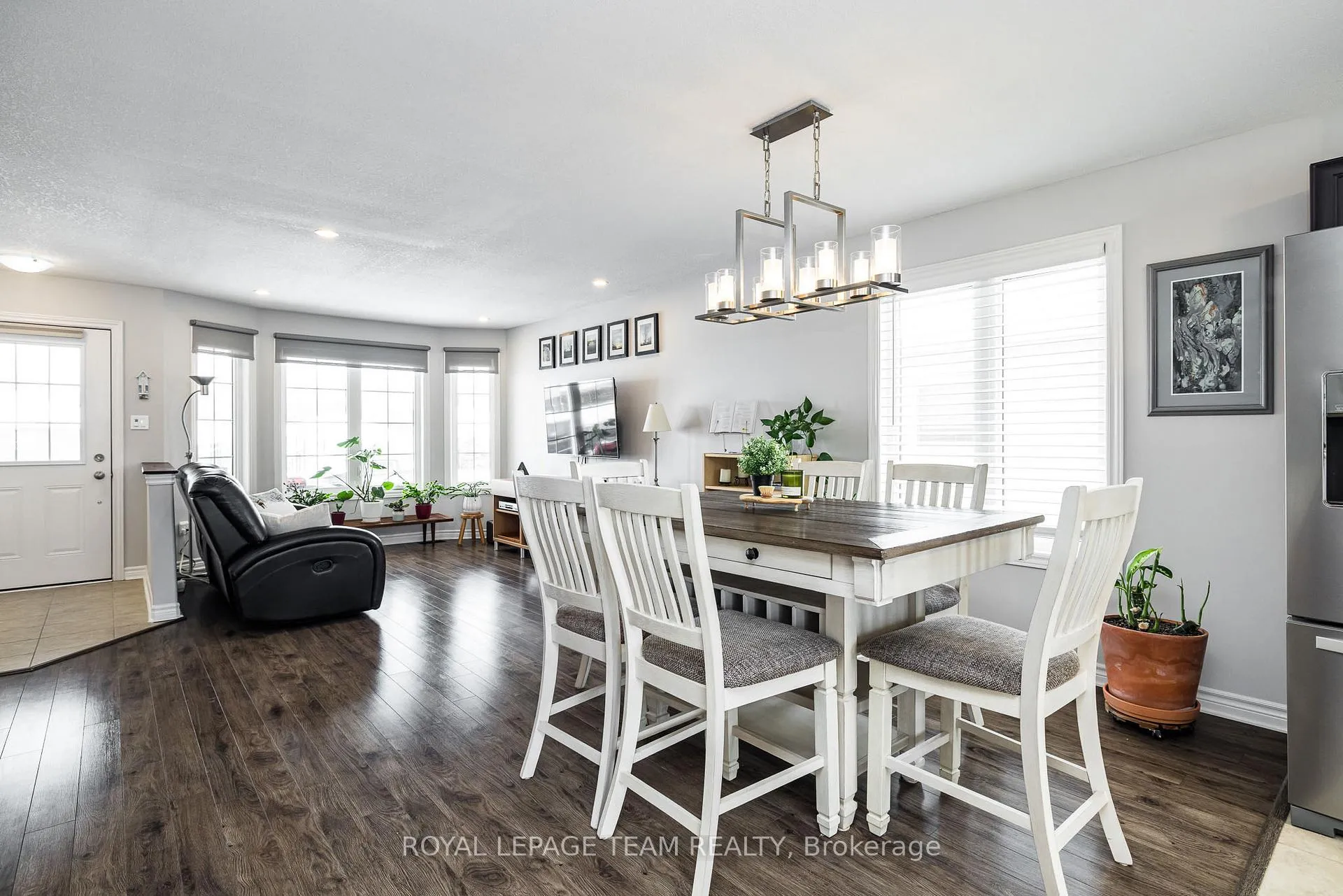 Photo 9 of 17 Lee Avenue, Smiths Falls — HOMEH
