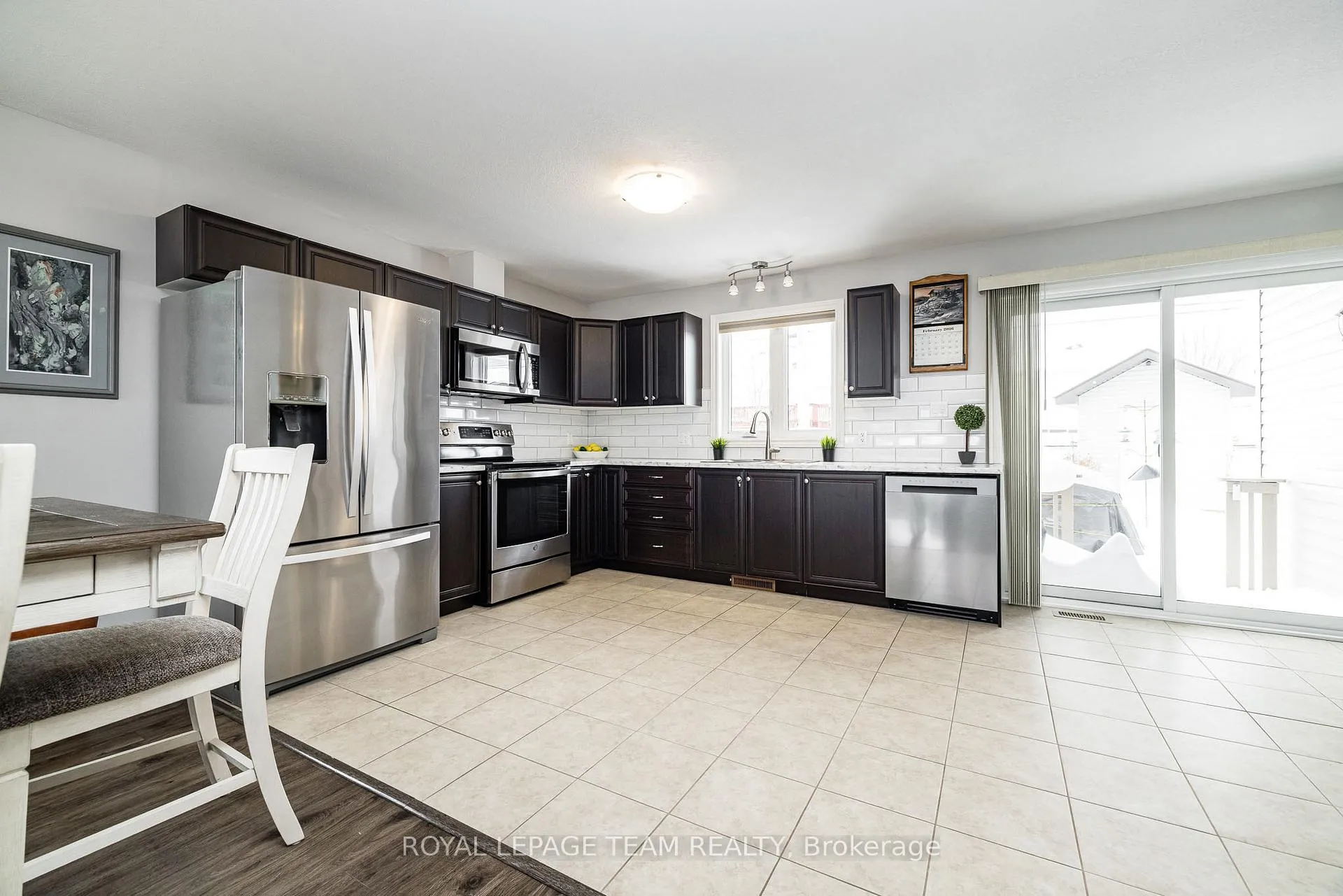 Photo 11 of 17 Lee Avenue, Smiths Falls — HOMEH