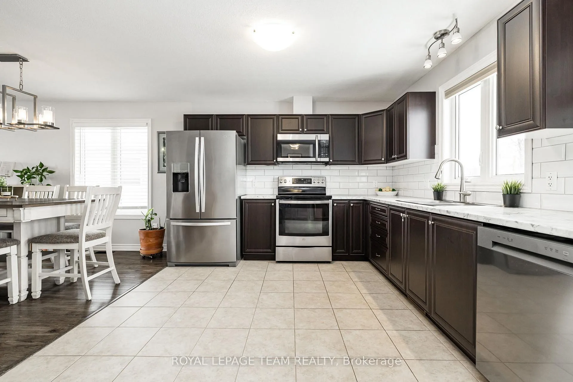 Photo 13 of 17 Lee Avenue, Smiths Falls — HOMEH