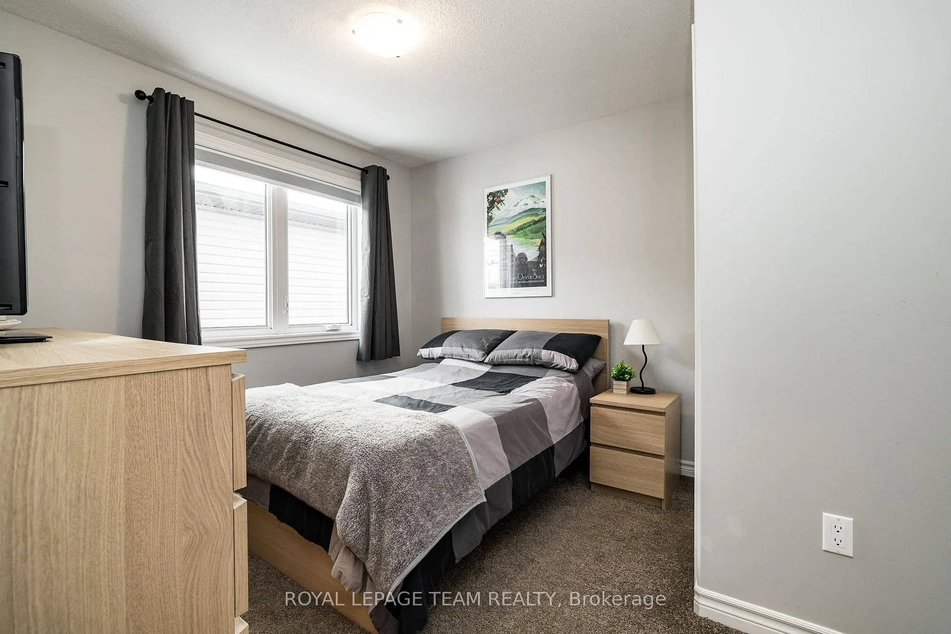 Photo 21 of 17 Lee Avenue, Smiths Falls — HOMEH
