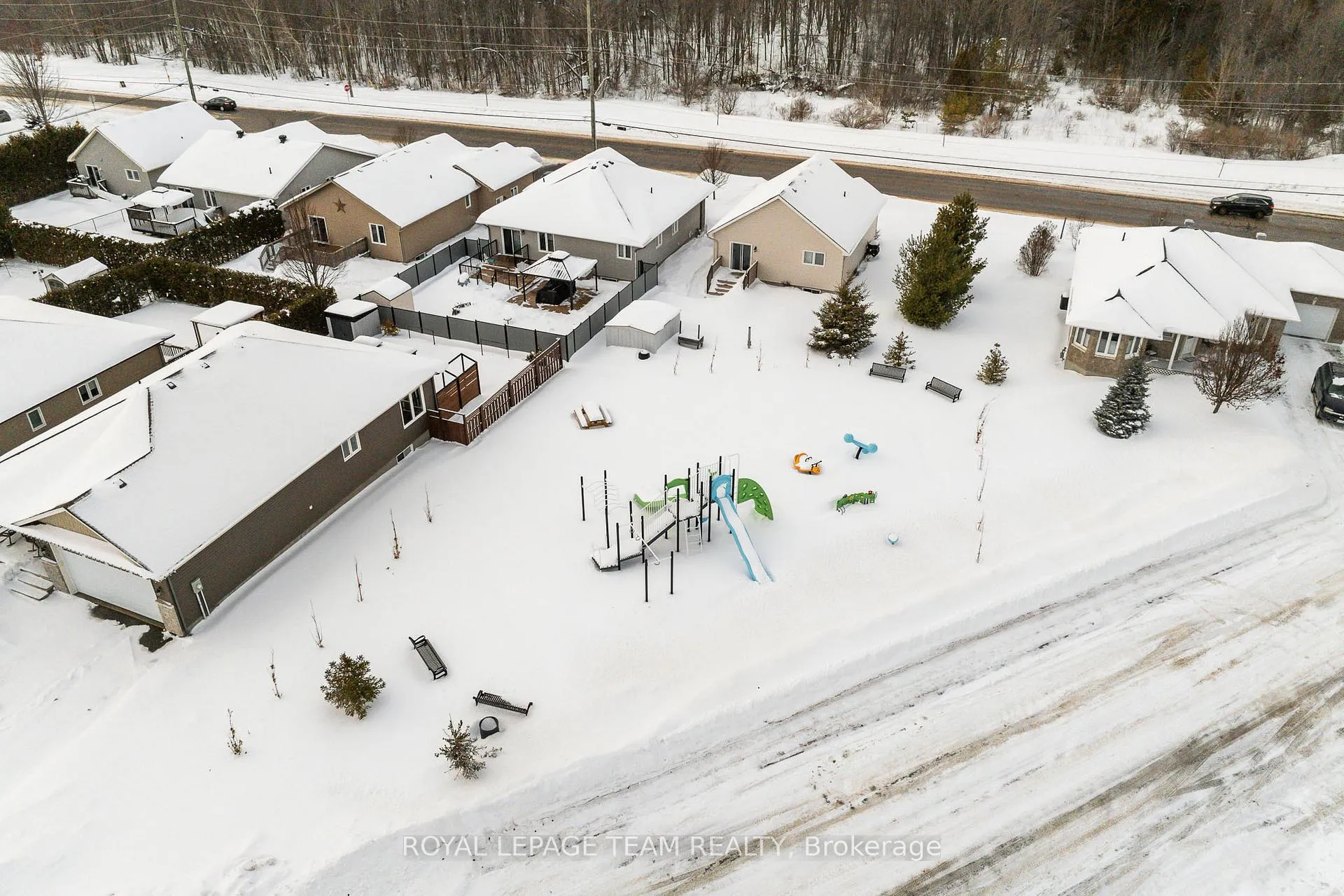 Photo 27 of 17 Lee Avenue, Smiths Falls — HOMEH