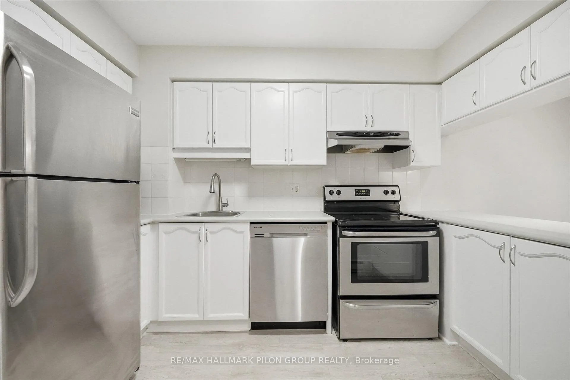 Photo 3 of 205 Briston Private, Ottawa, Hunt Club Park — HOMEH