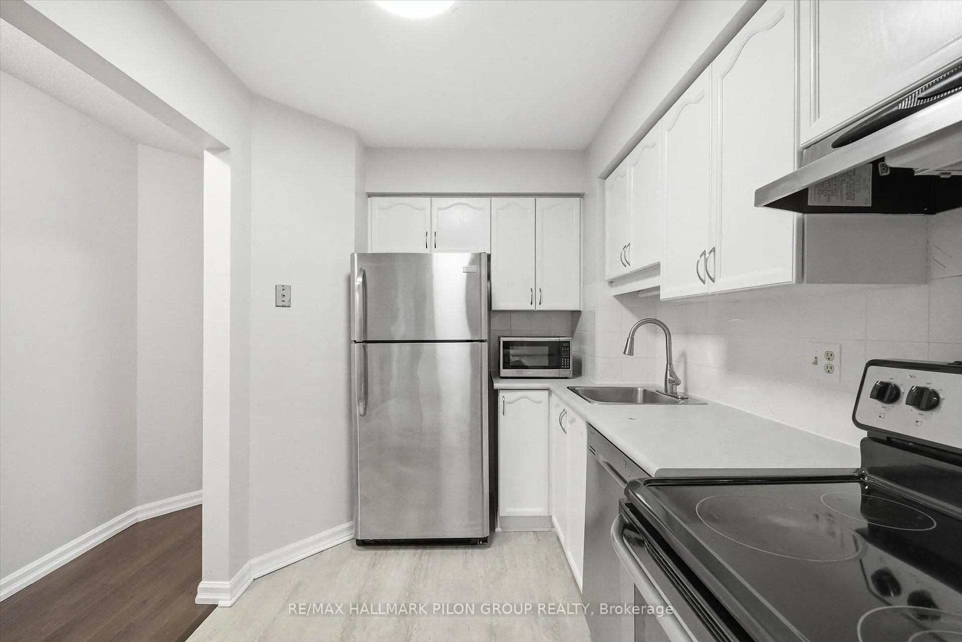 Photo 4 of 205 Briston Private, Ottawa, Hunt Club Park — HOMEH