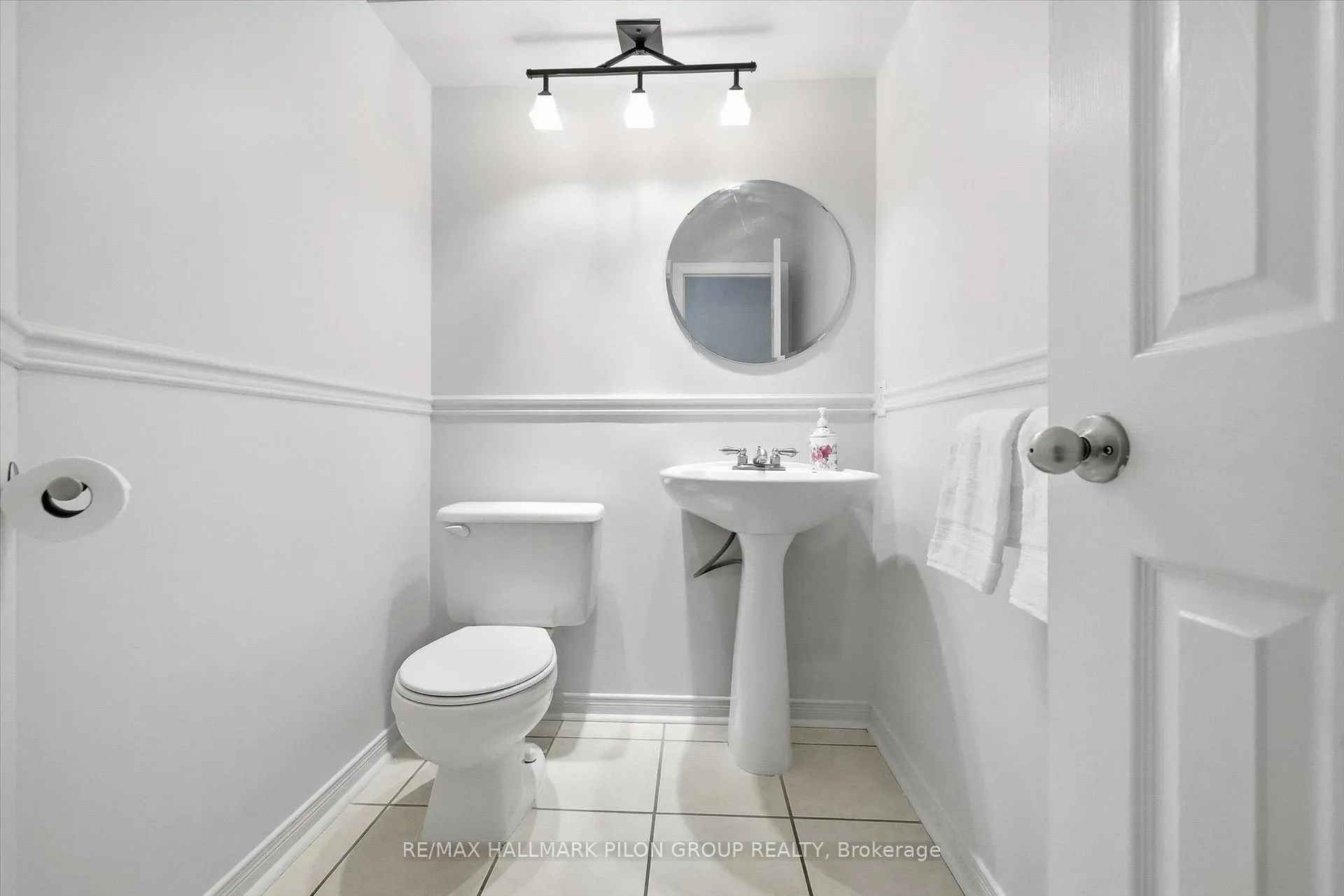 Photo 8 of 205 Briston Private, Ottawa, Hunt Club Park — HOMEH