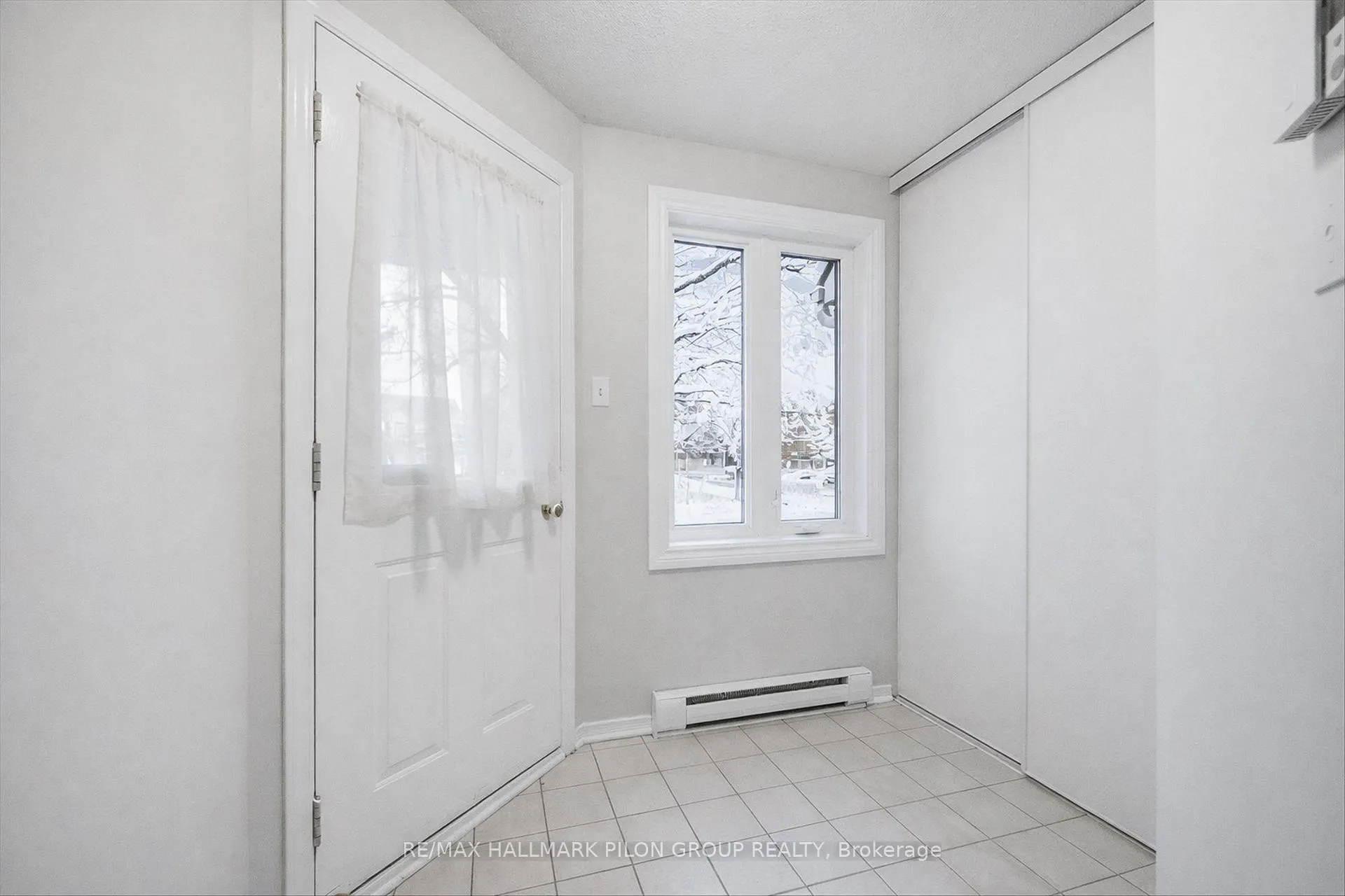 Photo 9 of 205 Briston Private, Ottawa, Hunt Club Park — HOMEH