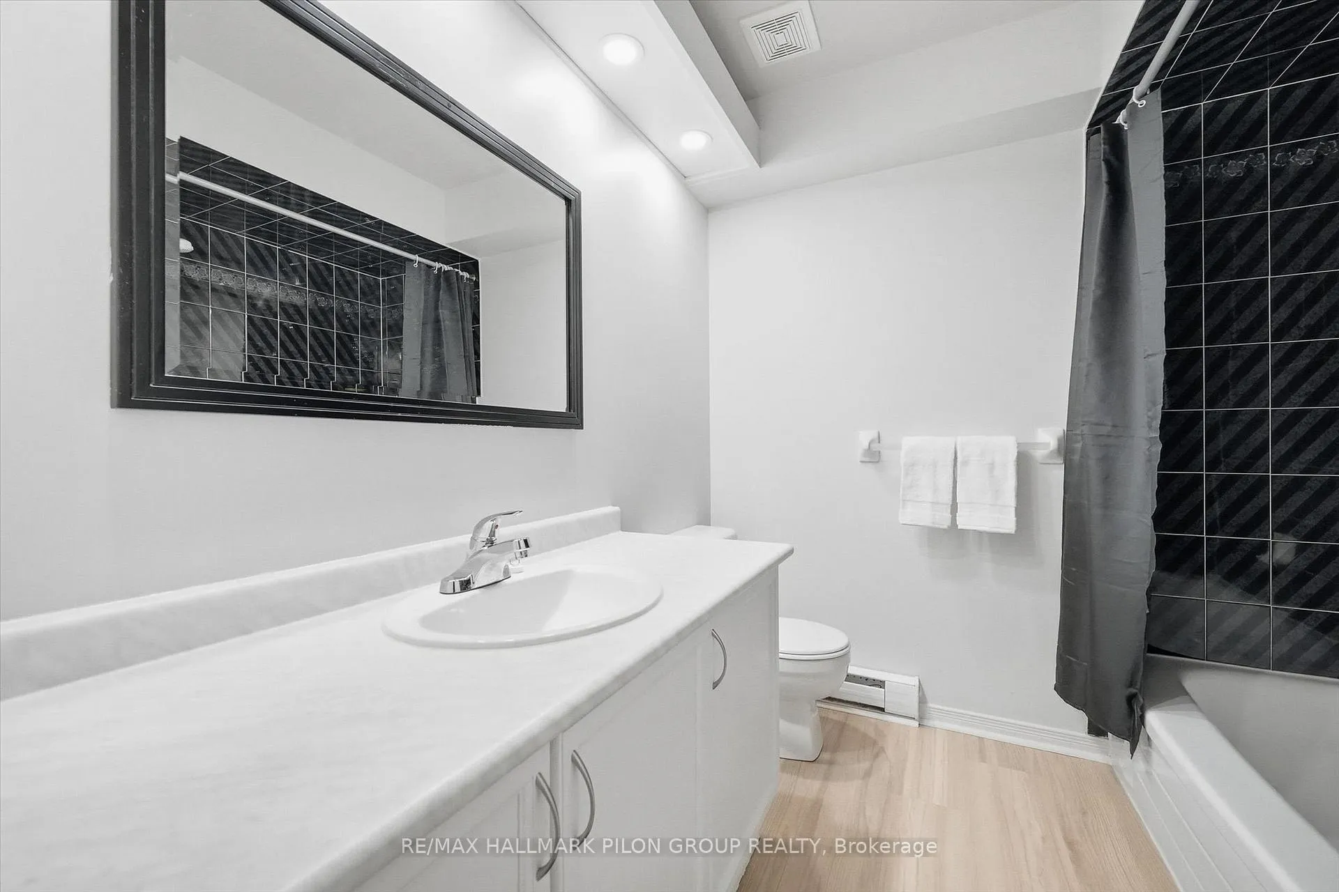 Photo 11 of 205 Briston Private, Ottawa, Hunt Club Park — HOMEH