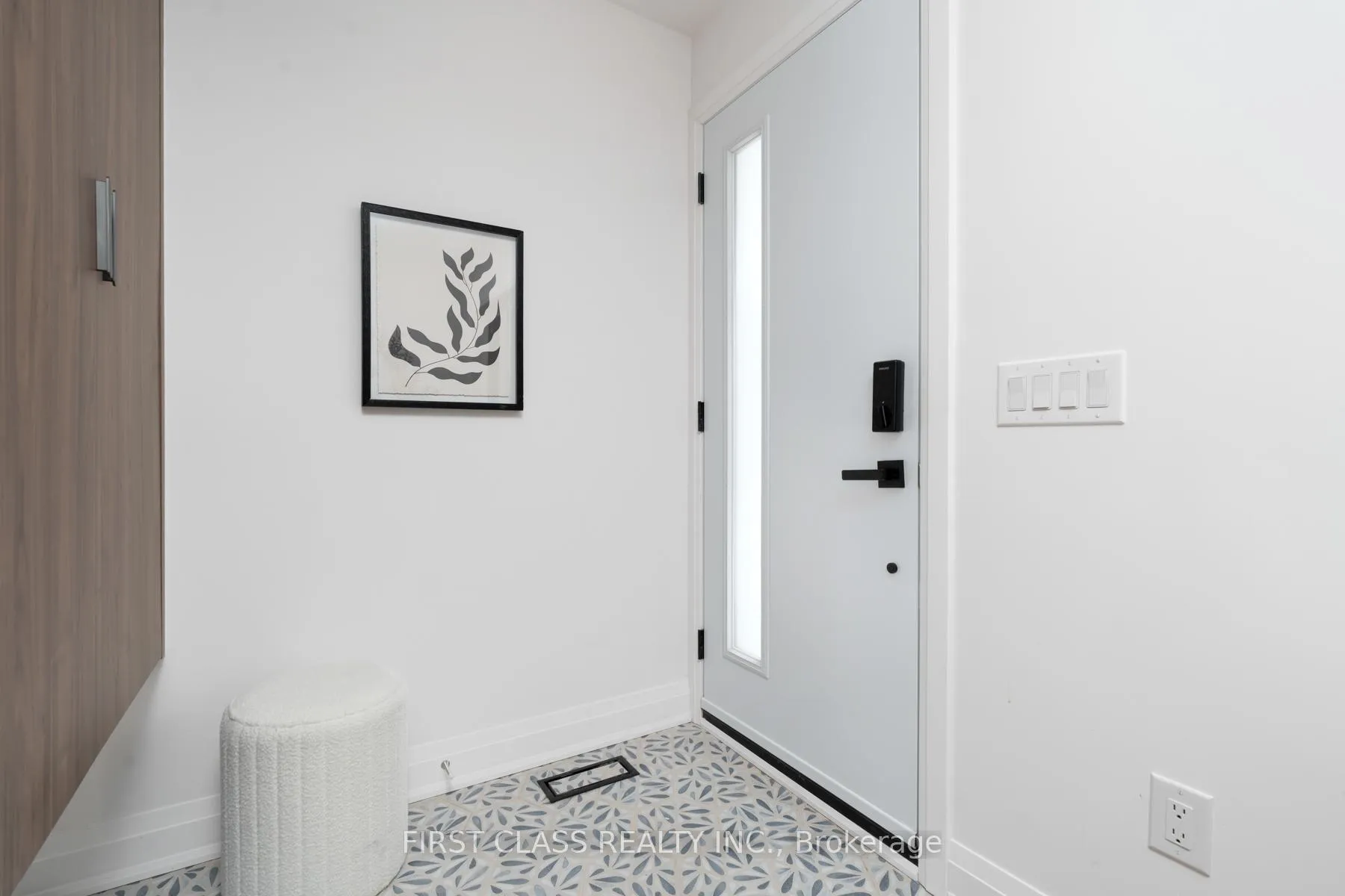 Photo 4 of 38 Bonnie Brae Boulevard, Toronto, Danforth Village-East York — HOMEH