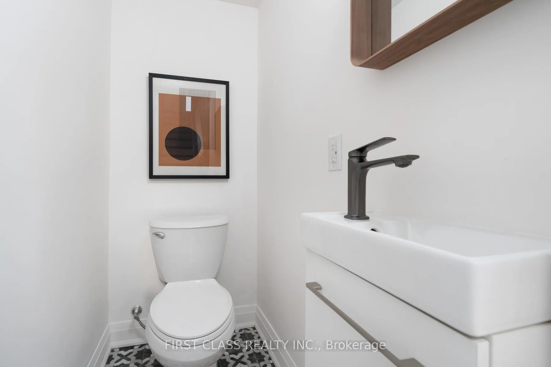 Photo 5 of 38 Bonnie Brae Boulevard, Toronto, Danforth Village-East York — HOMEH