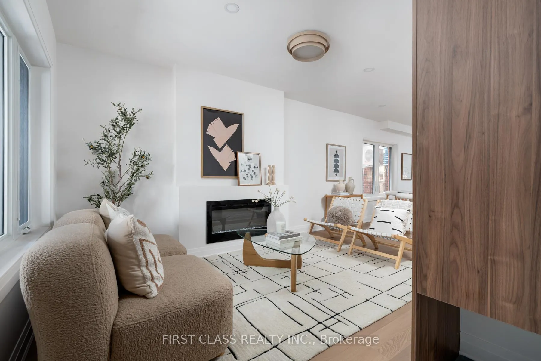 Photo 6 of 38 Bonnie Brae Boulevard, Toronto, Danforth Village-East York — HOMEH