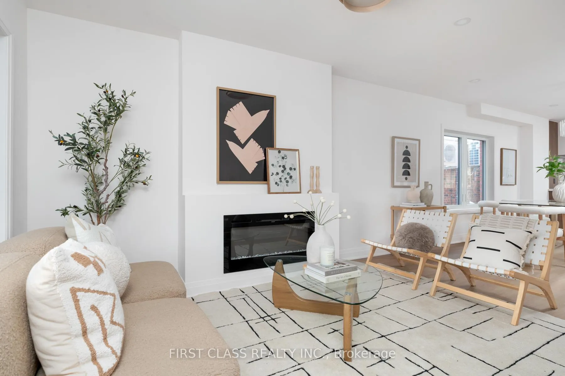 Photo 7 of 38 Bonnie Brae Boulevard, Toronto, Danforth Village-East York — HOMEH