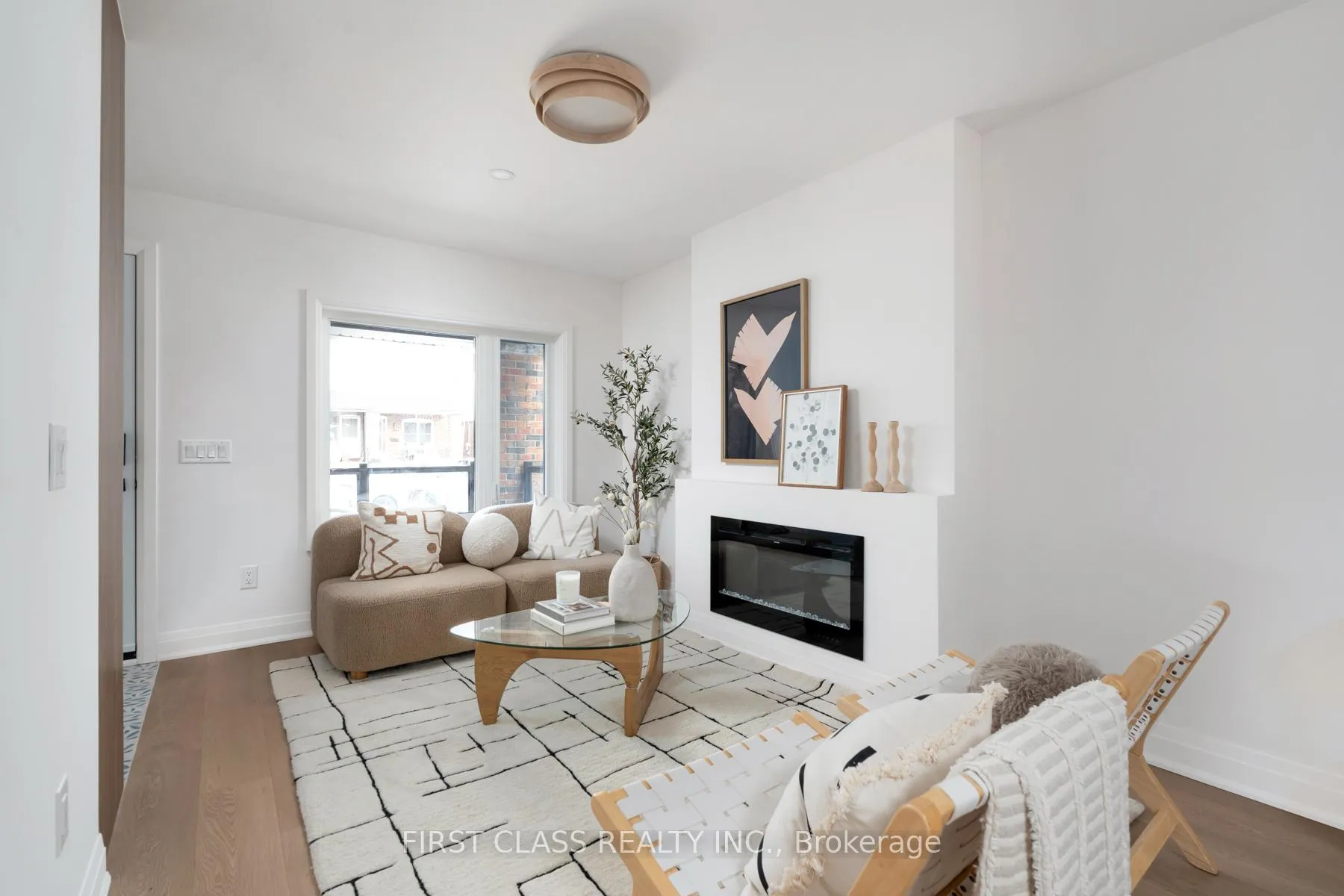 Photo 8 of 38 Bonnie Brae Boulevard, Toronto, Danforth Village-East York — HOMEH