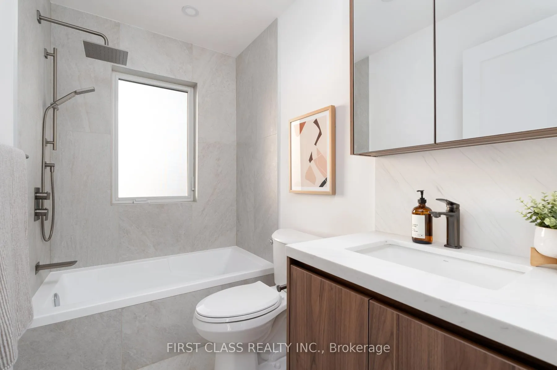 Photo 19 of 38 Bonnie Brae Boulevard, Toronto, Danforth Village-East York — HOMEH
