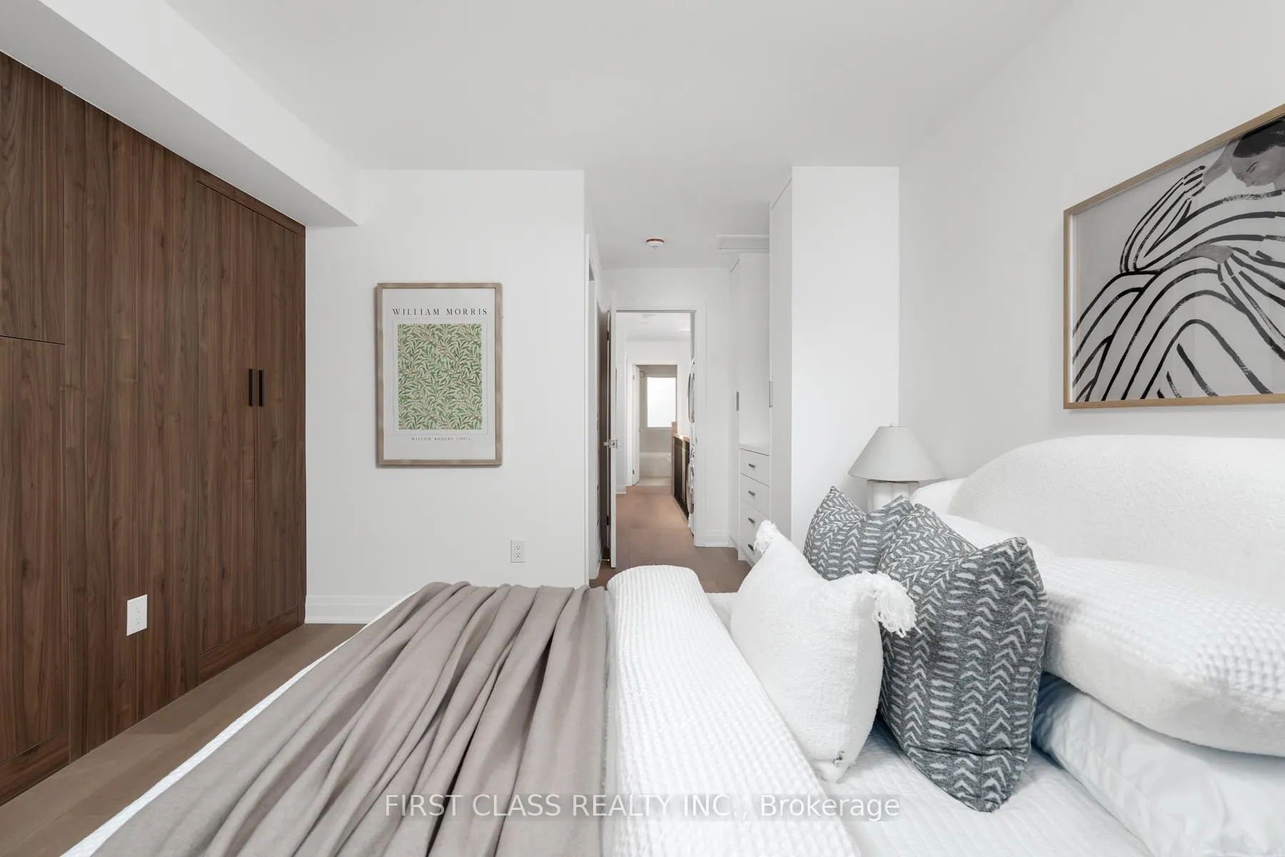 Photo 27 of 38 Bonnie Brae Boulevard, Toronto, Danforth Village-East York — HOMEH