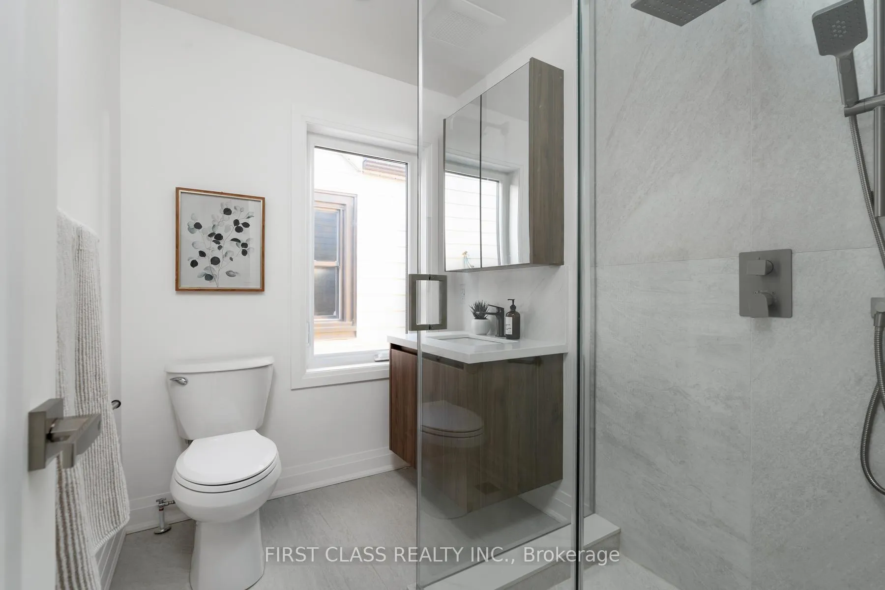 Photo 28 of 38 Bonnie Brae Boulevard, Toronto, Danforth Village-East York — HOMEH