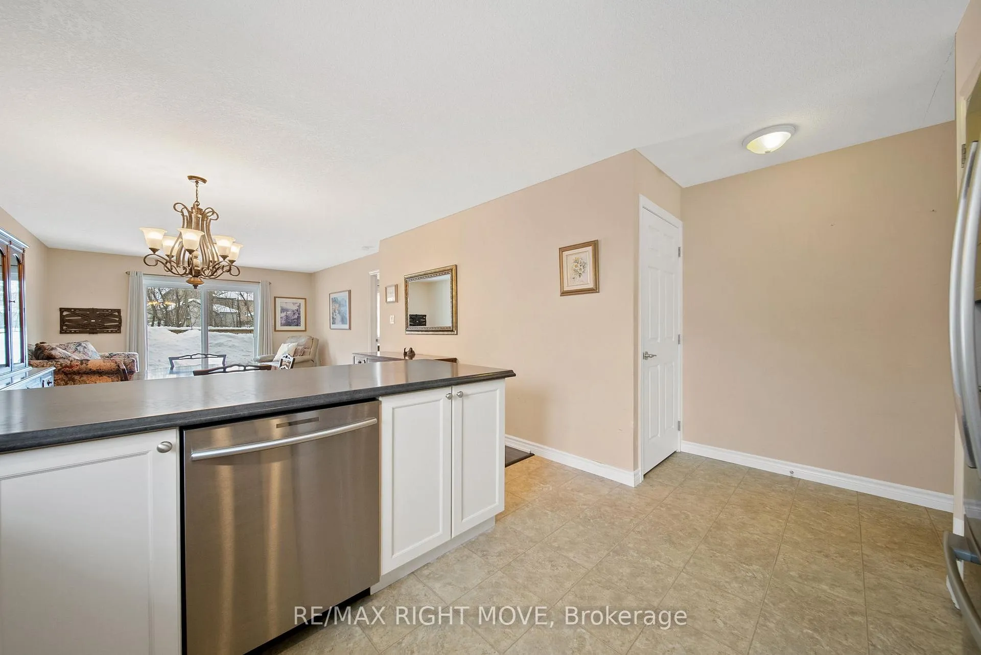 Photo 11 of 3 Taylor Drive, Orillia — HOMEH