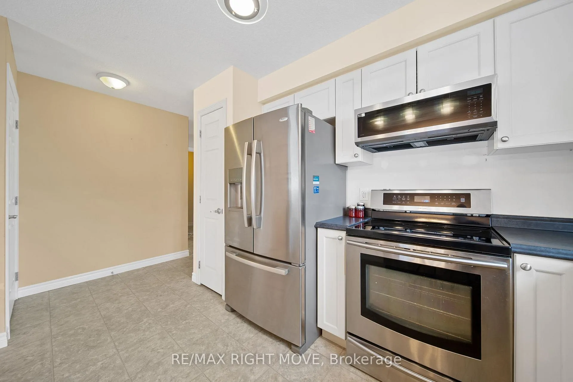 Photo 12 of 3 Taylor Drive, Orillia — HOMEH