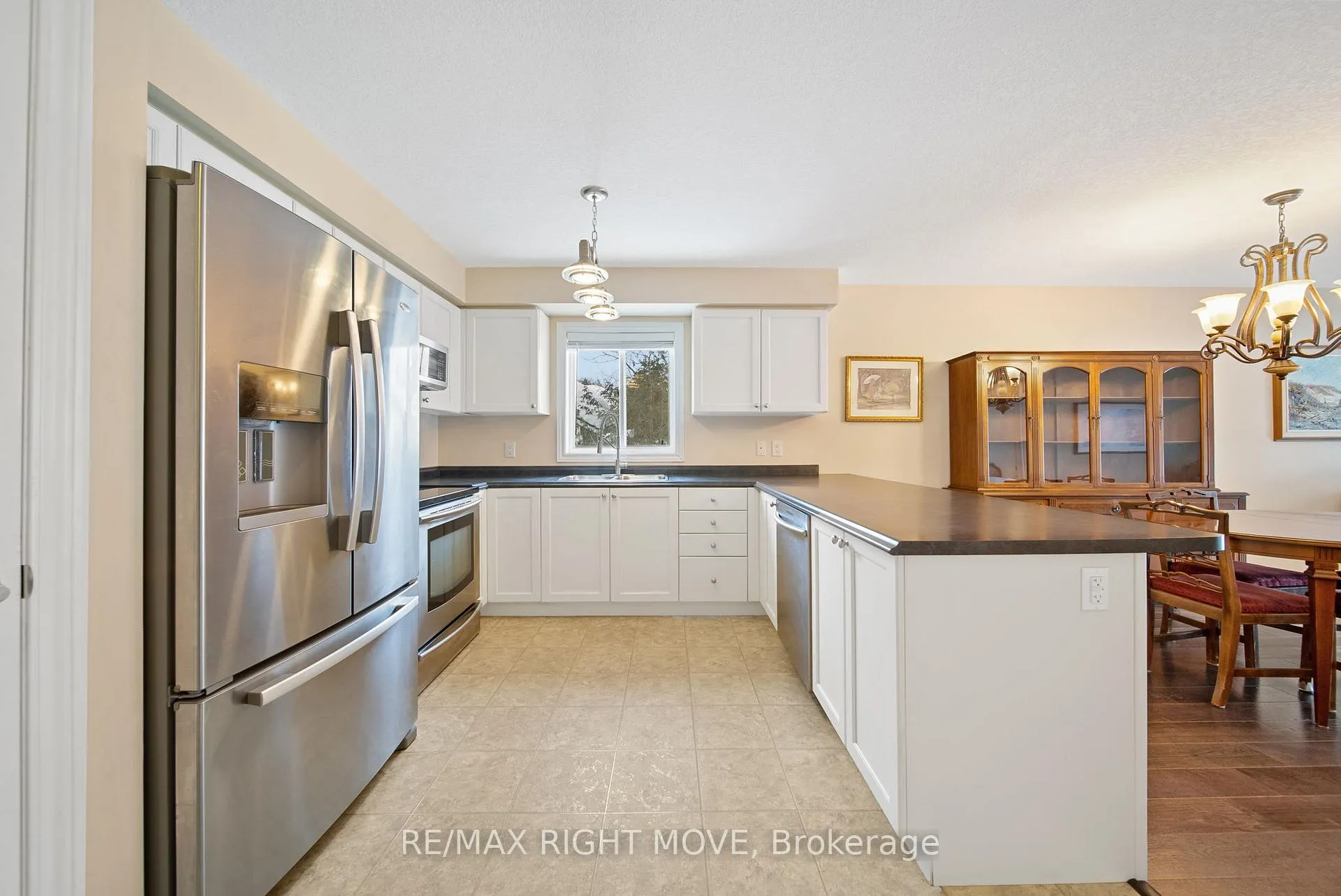 Photo 13 of 3 Taylor Drive, Orillia — HOMEH