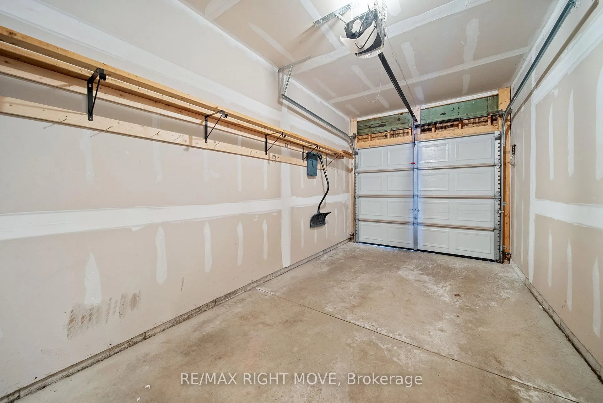 Photo 27 of 3 Taylor Drive, Orillia — HOMEH