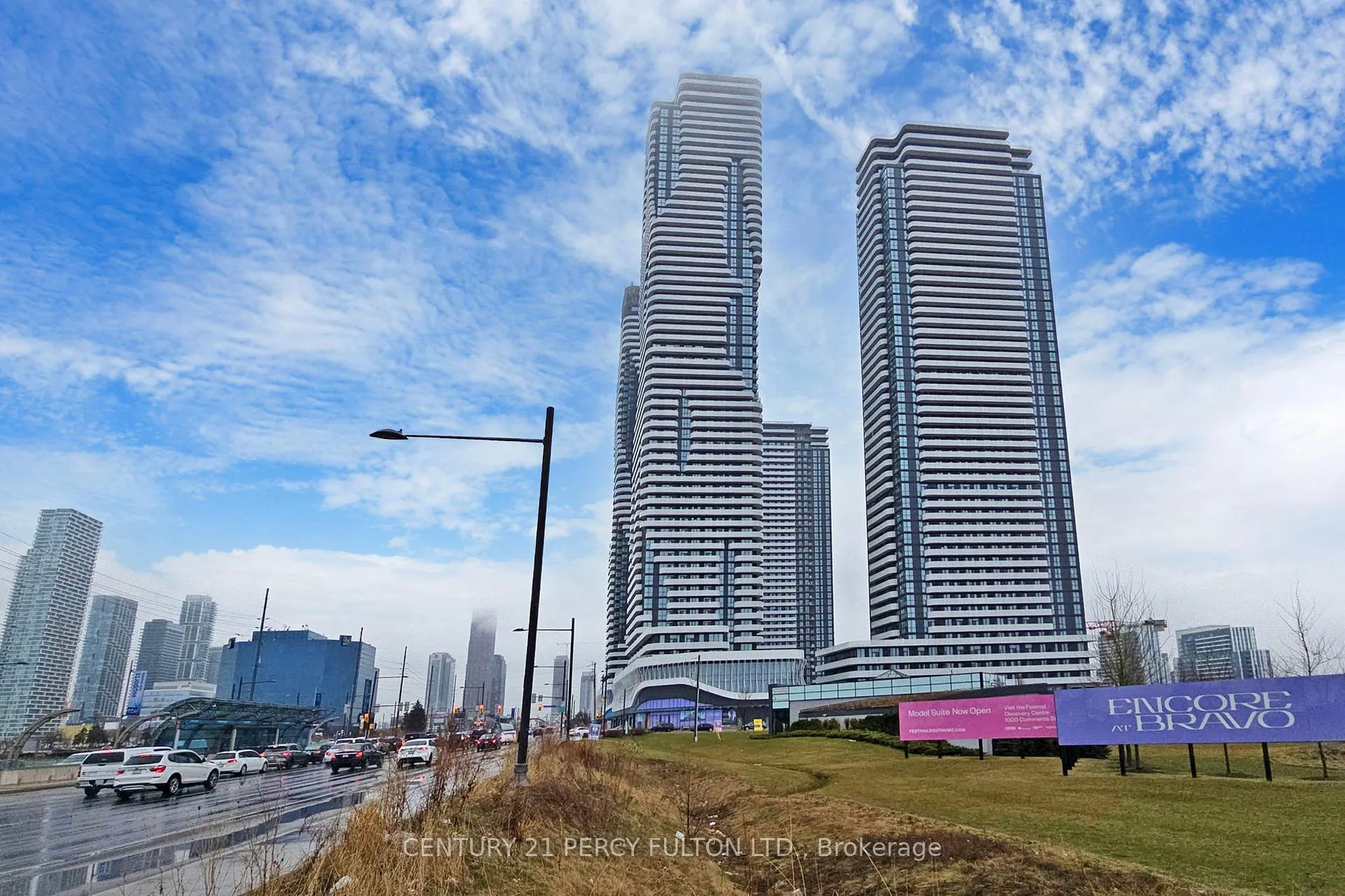 Photo 3 of Unit 2108, 225 Commerce Street, Vaughan, Vaughan Corporate Centre — HOMEH