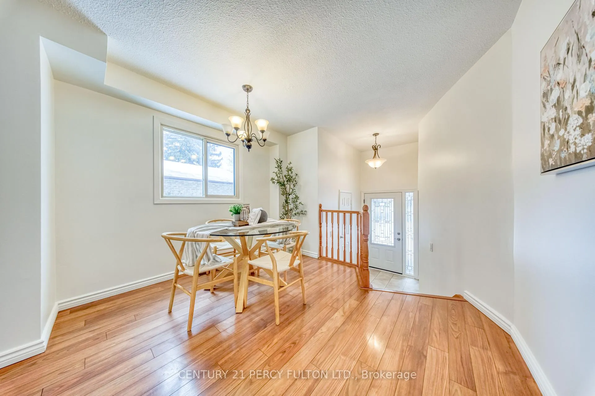 Photo 5 of 1332 Sunnybrae Crescent, Oshawa, Donevan — HOMEH
