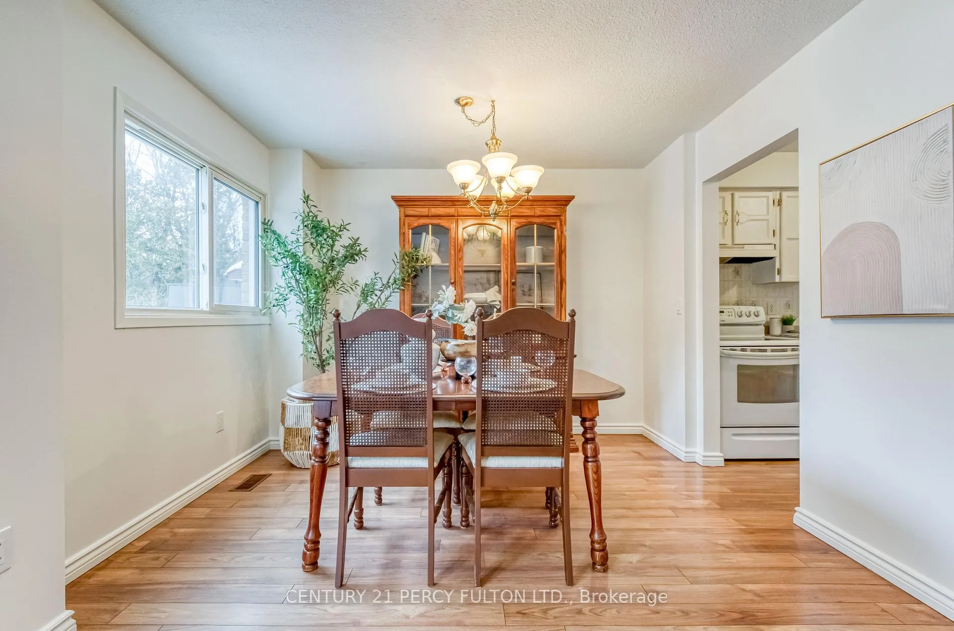 Photo 12 of 1332 Sunnybrae Crescent, Oshawa, Donevan — HOMEH