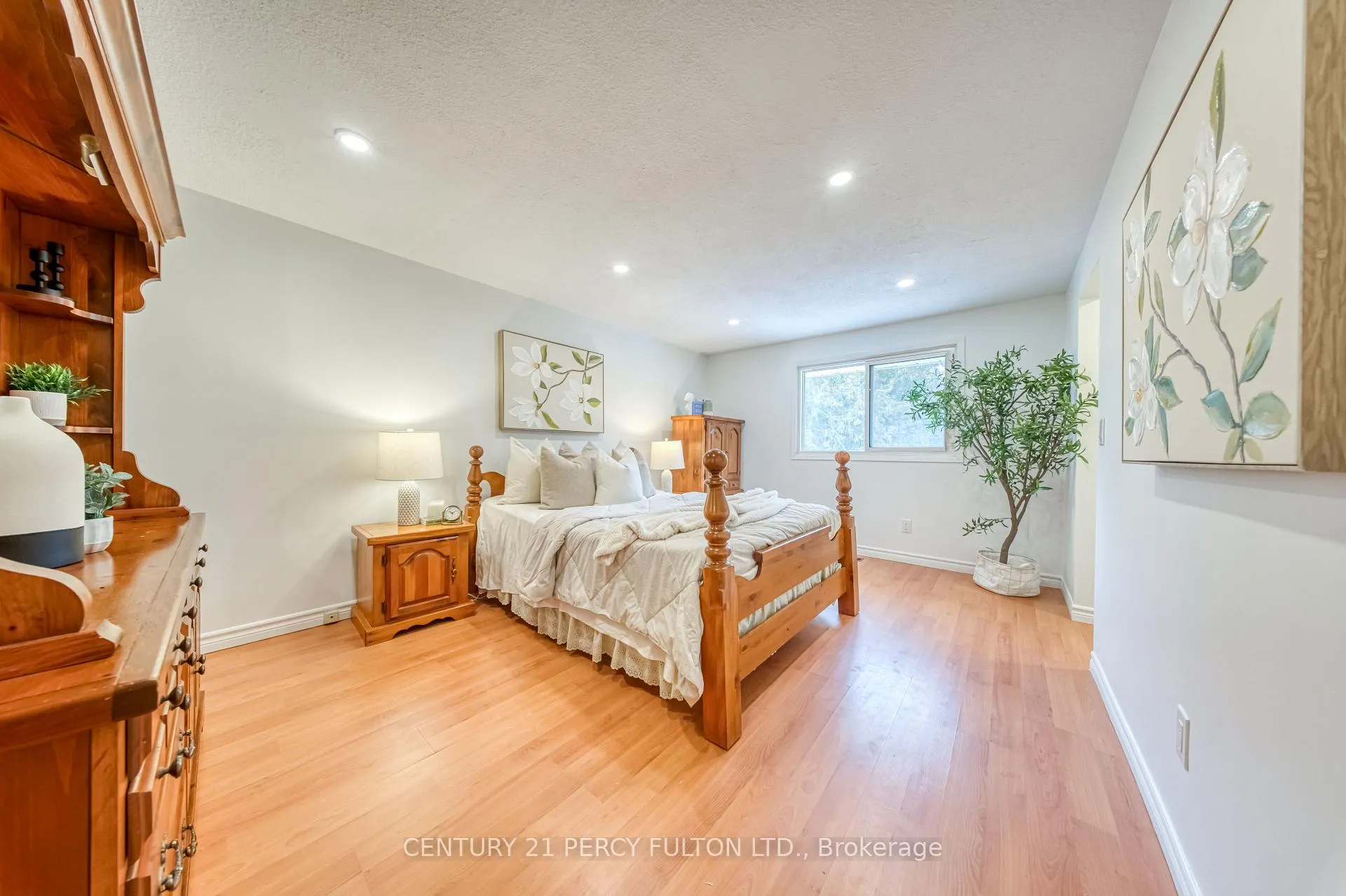 Photo 25 of 1332 Sunnybrae Crescent, Oshawa, Donevan — HOMEH