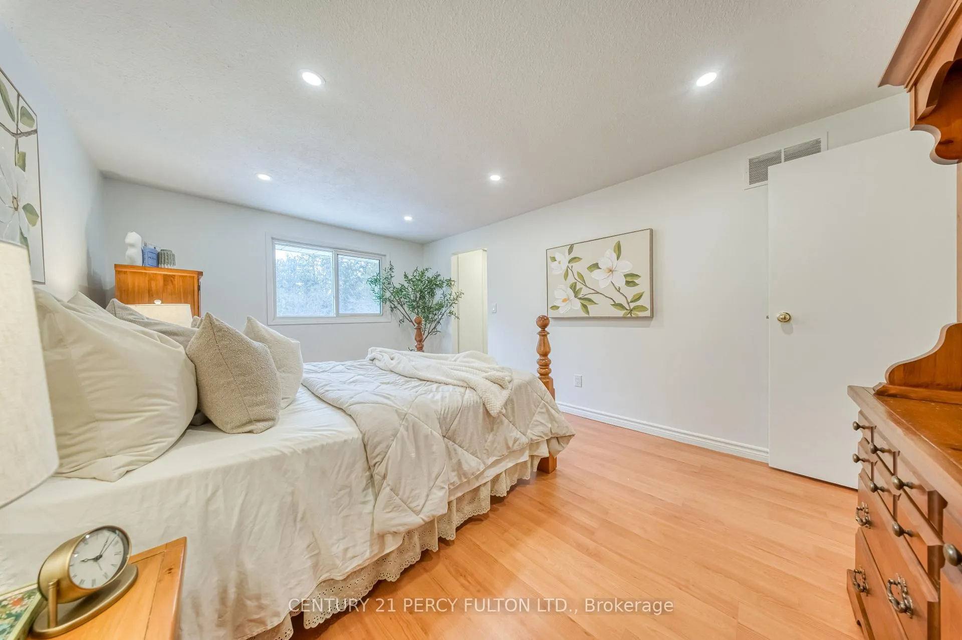 Photo 26 of 1332 Sunnybrae Crescent, Oshawa, Donevan — HOMEH