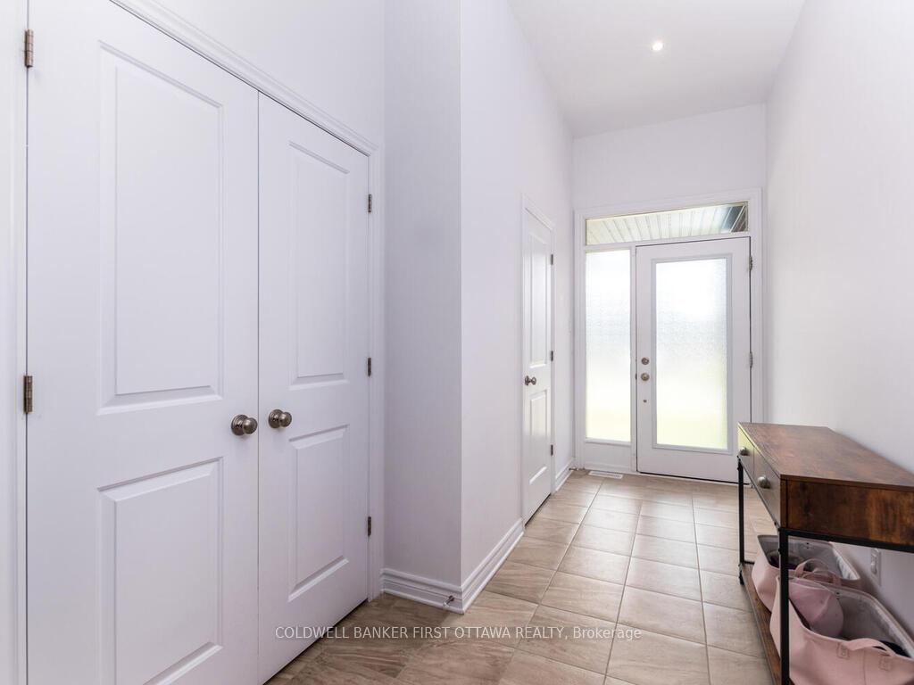 Photo 3 of 736 Twist Way, Ottawa, Kanata - Emerald Meadows/Trailwest — HOMEH
