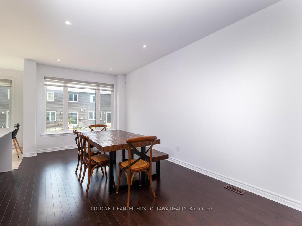 Photo 5 of 736 Twist Way, Ottawa, Kanata - Emerald Meadows/Trailwest — HOMEH