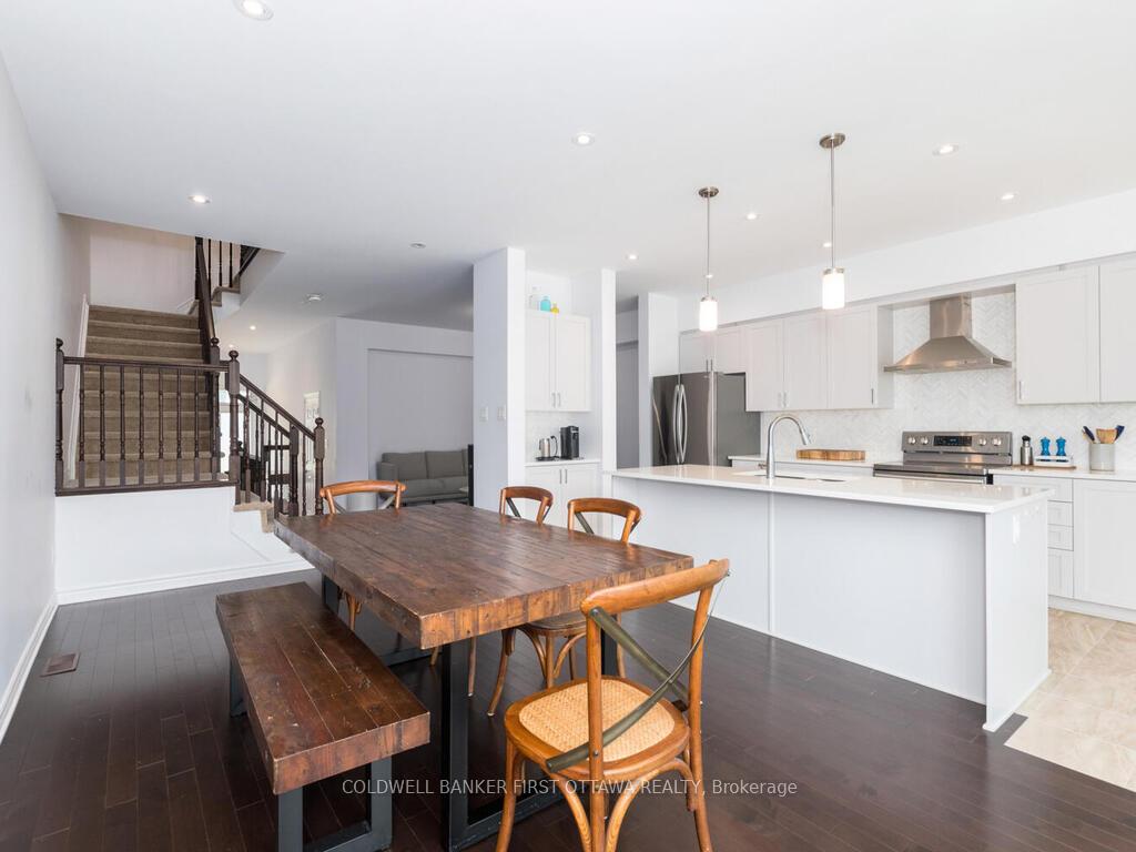 Photo 7 of 736 Twist Way, Ottawa, Kanata - Emerald Meadows/Trailwest — HOMEH
