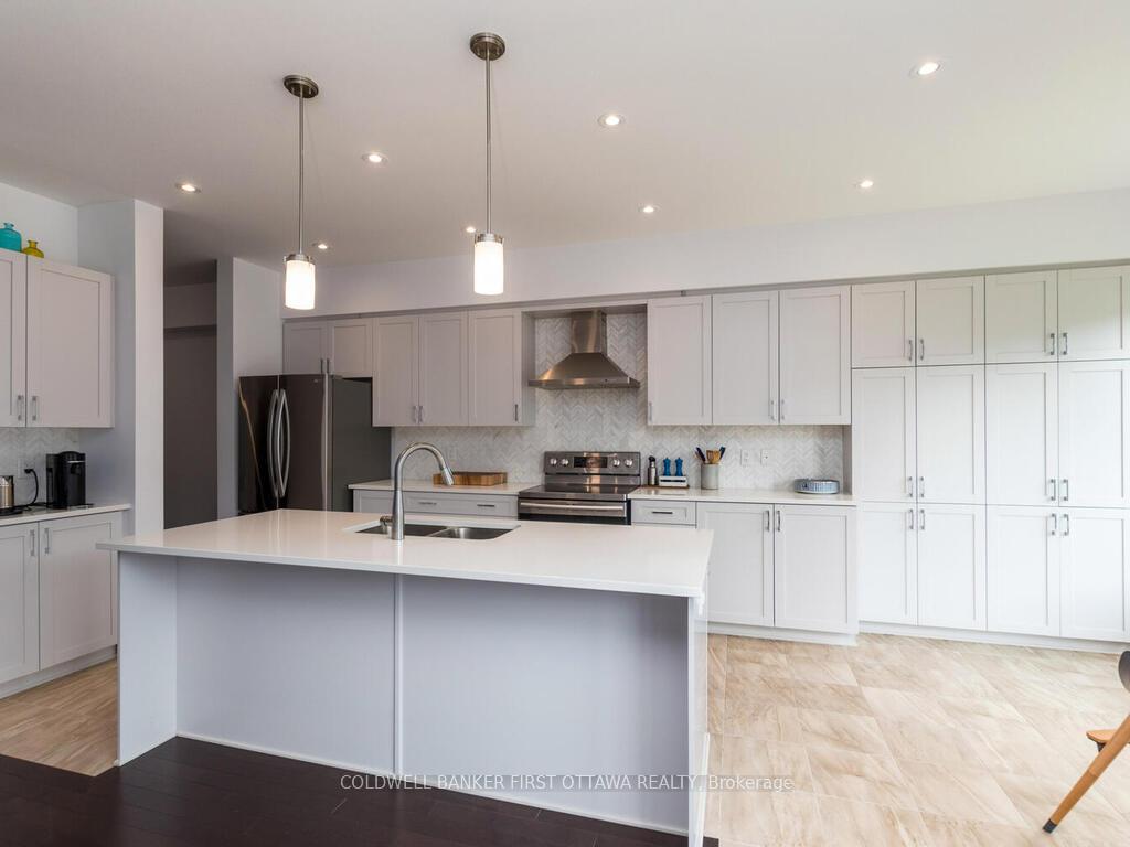 Photo 11 of 736 Twist Way, Ottawa, Kanata - Emerald Meadows/Trailwest — HOMEH