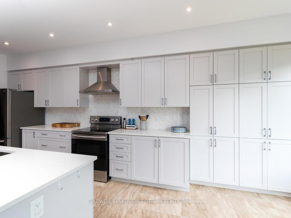 Photo 12 of 736 Twist Way, Ottawa, Kanata - Emerald Meadows/Trailwest — HOMEH