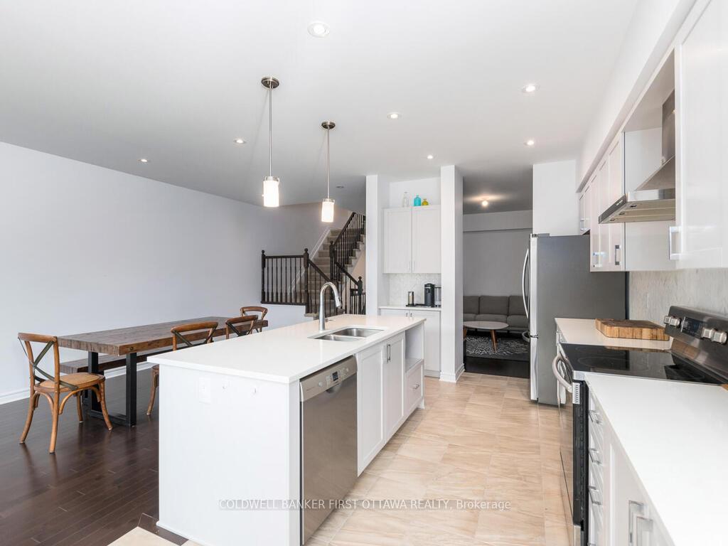 Photo 16 of 736 Twist Way, Ottawa, Kanata - Emerald Meadows/Trailwest — HOMEH