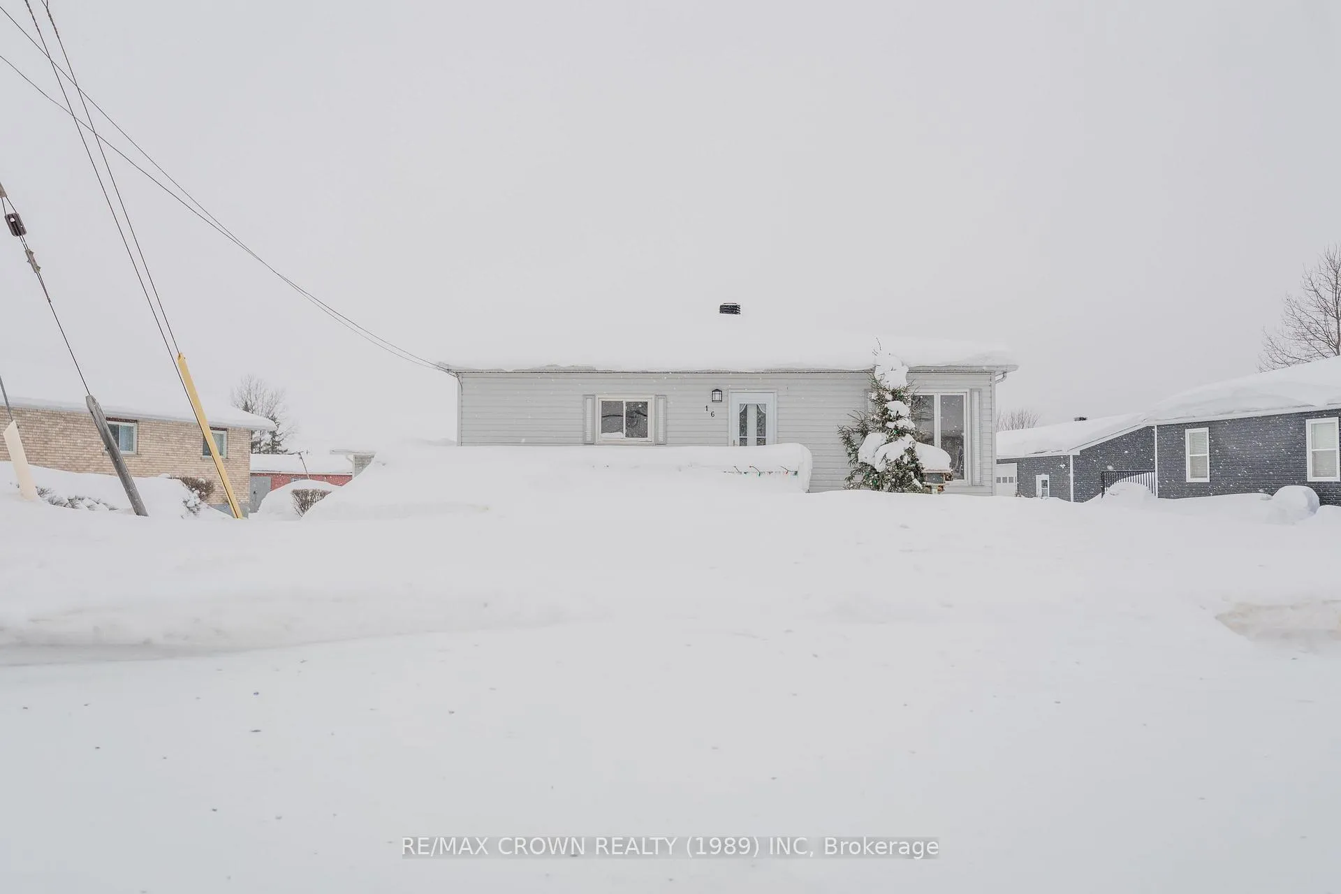 Photo 2 of 16 Lasalle Avenue, Kapuskasing — HOMEH