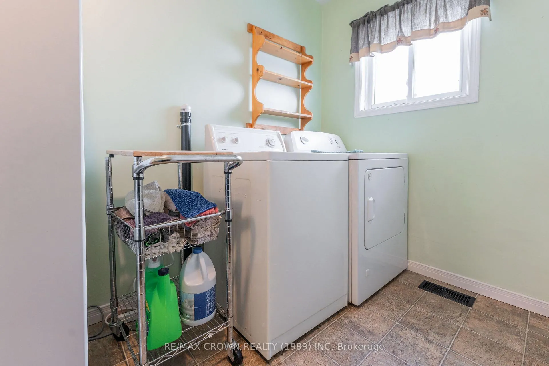 Photo 20 of 16 Lasalle Avenue, Kapuskasing — HOMEH