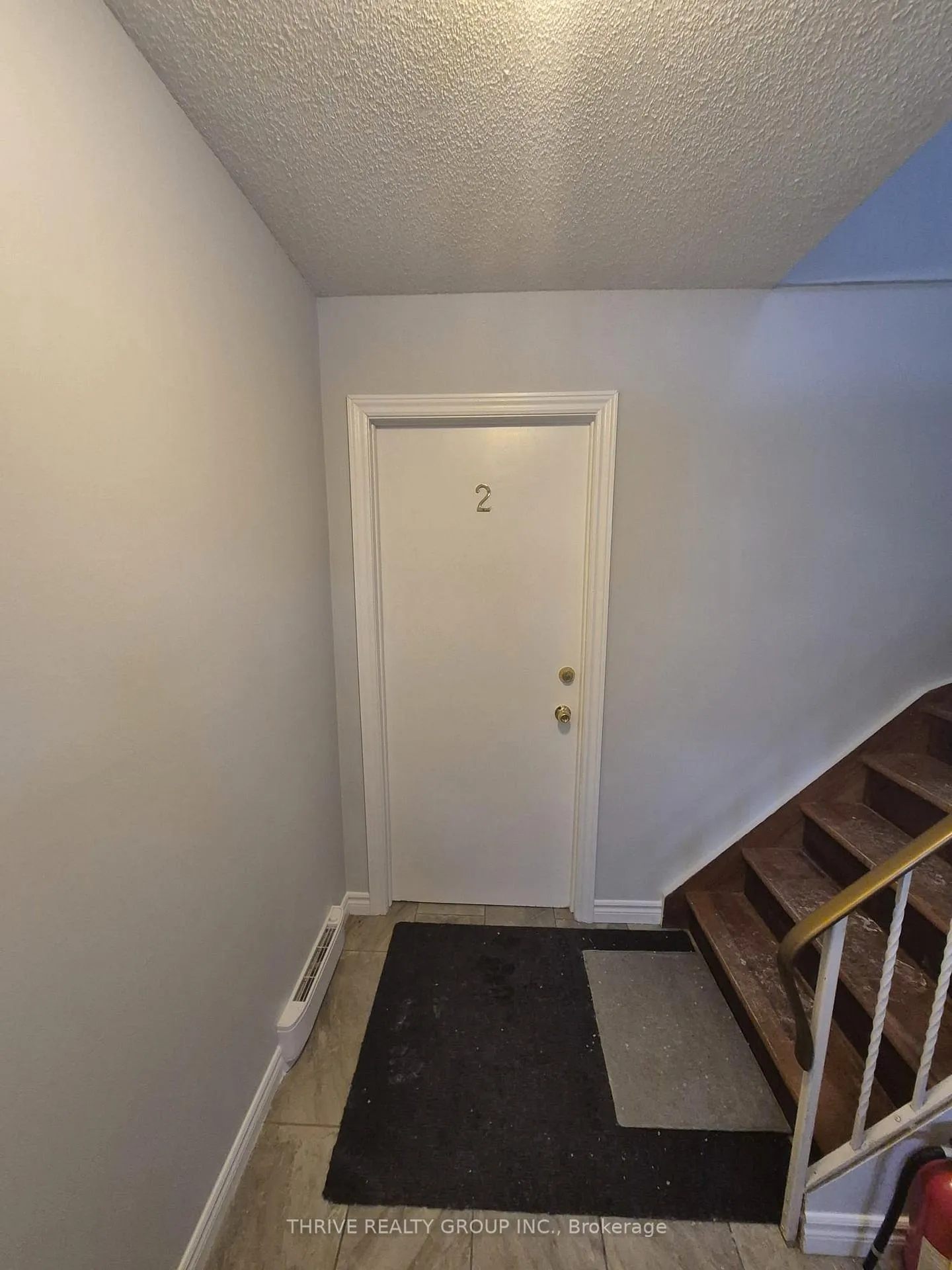 Photo 2 of Unit 2, 184 Simcoe Street, London, East K — HOMEH