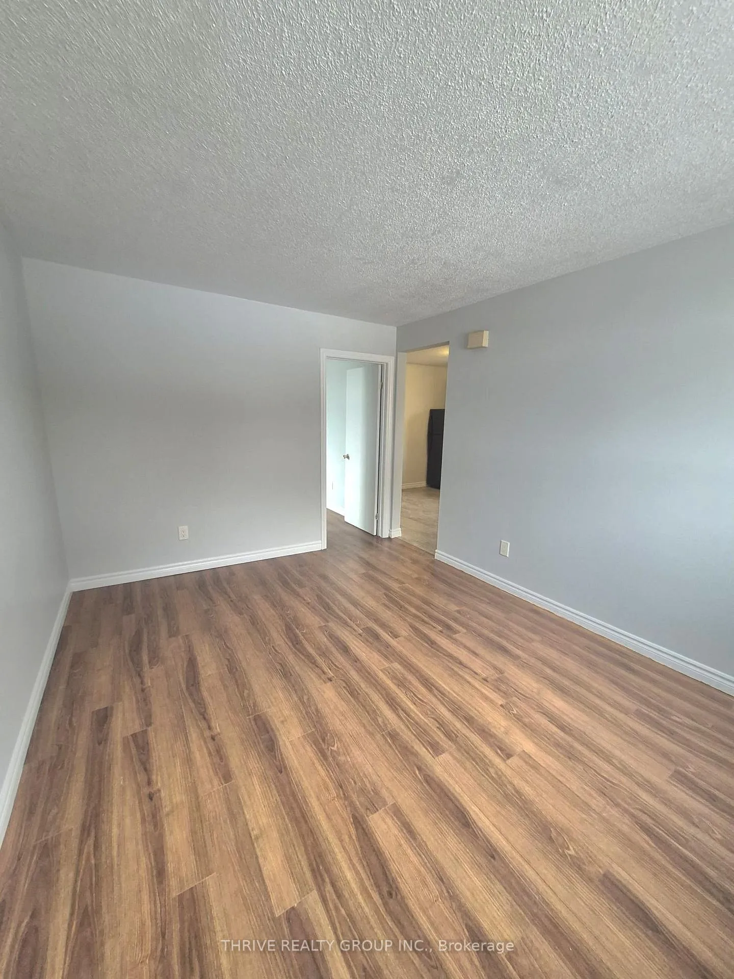 Photo 3 of Unit 2, 184 Simcoe Street, London, East K — HOMEH